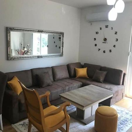 Kenza Jednosobni Stanovi Apartment พอดโกริกา ภายนอก รูปภาพ