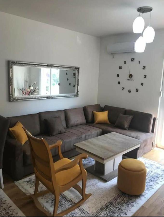 Kenza Jednosobni Stanovi Apartment พอดโกริกา ภายนอก รูปภาพ