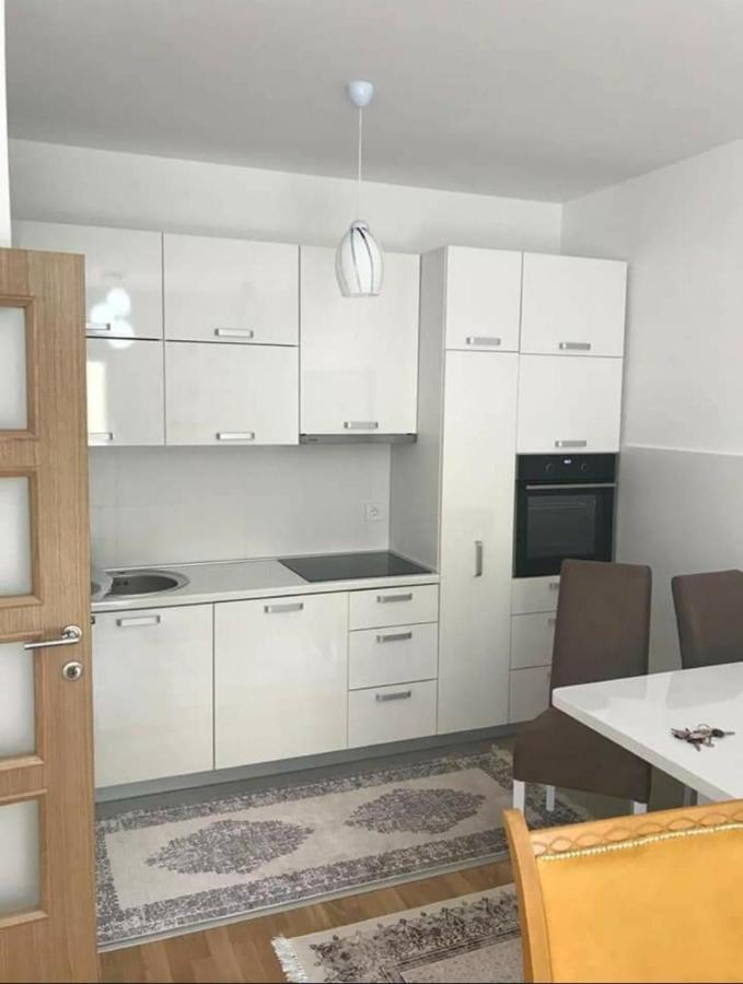 Kenza Jednosobni Stanovi Apartment พอดโกริกา ภายนอก รูปภาพ