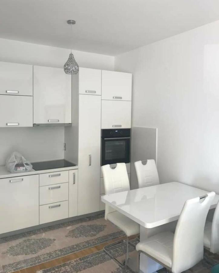 Kenza Jednosobni Stanovi Apartment พอดโกริกา ภายนอก รูปภาพ